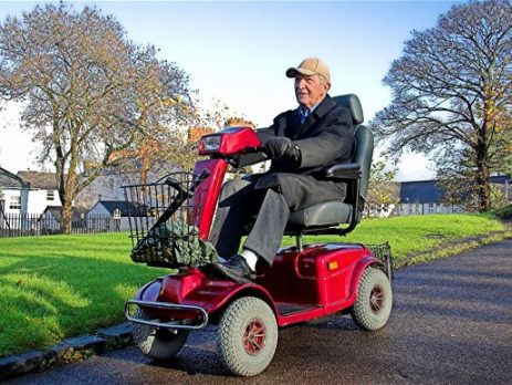5 Reasons Why You Should Get Moving With a Mobility Scooter